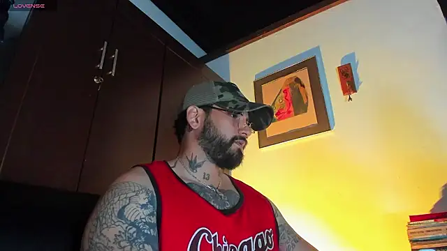 Snapshot of CamiloGray_ chatting on 03.27.26 CamiloGray online show from 03.27.26