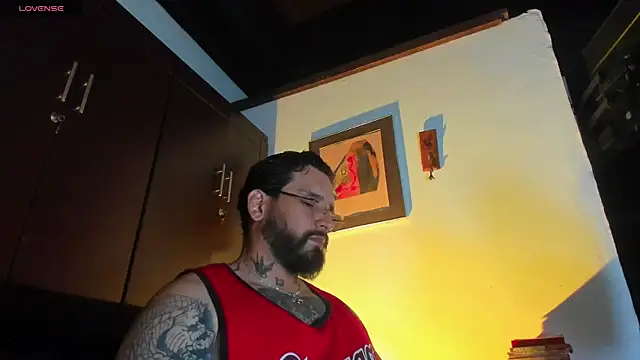 Snapshot of CamiloGray_ chatting on 04.21.26 CamiloGray online show from 04.21.26