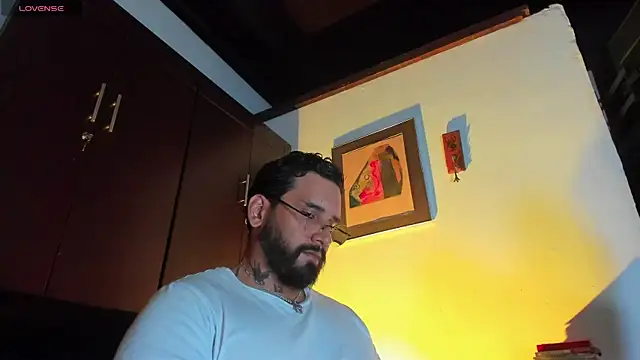 Snapshot of CamiloGray_ chatting on 04.22.26 CamiloGray online show from 04.22.26