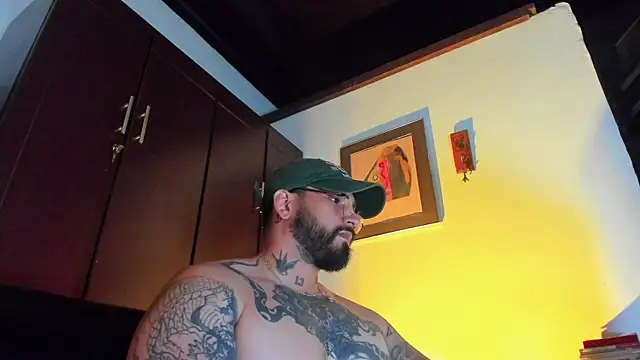 Snapshot of CamiloGray_ chatting on 05.20.26 CamiloGray online show from 05.20.26