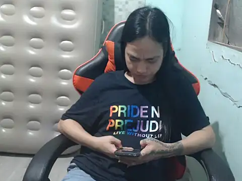 Snapshot of itsmacky4u chatting on 09.25.25 itsmacky4u online show from 09.25.25