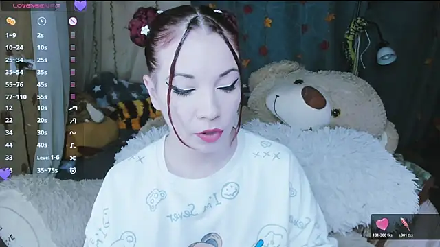 Snapshot of XNuka_Flower_LoverX chatting on 10.18.25 XNuka Flower LoverX online show from 10.18.25