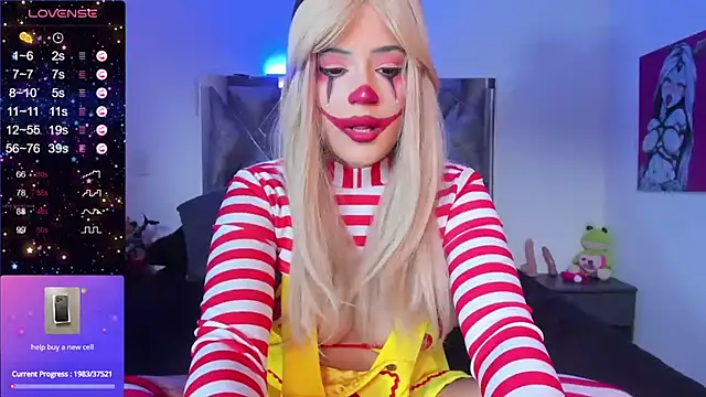 Snapshot of cutesarah_ chatting on 12.01.24 cutesarah online show from 12.01.24