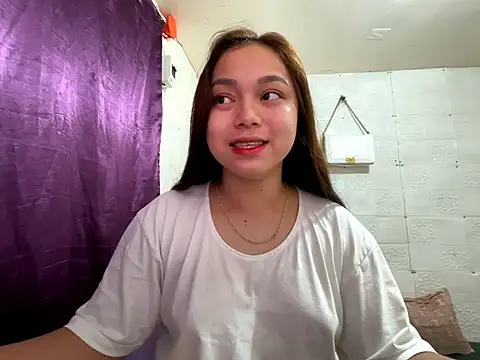 Snapshot of SweetieAngelx chatting on 09.10.25 SweetieAngelx online show from 09.10.25