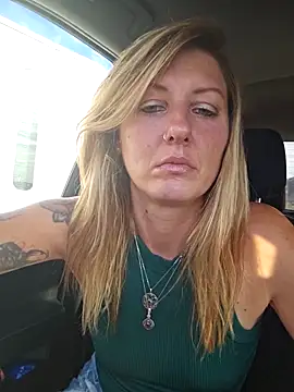 SheIsSomething online show from 11.03.25