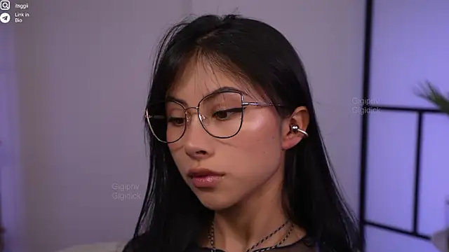 Snapshot of Gigi_ohlala chatting on 11.09.25 Gigi ohlala online show from 11.09.25