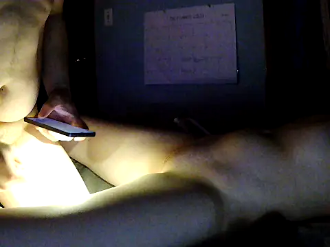 Snapshot of peaches_playz chatting on 10.29.25 peaches playz online show from 10.29.25