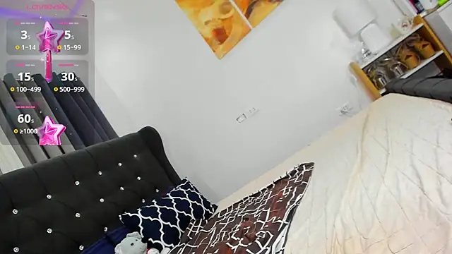 Snapshot of Divine___Eloeura chatting on 02.25.25 Divine Eloeura online show from 02.25.25