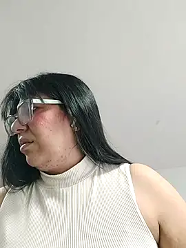 Snapshot of aisha_latina chatting on 07.21.26 aisha latina online show from 07.21.26