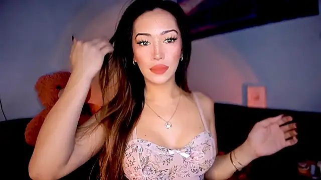 Jasmine Elcock online show from 12.17.25