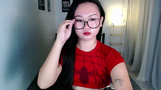 Snapshot of Vivorey_Leighn chatting on 07.05.26 Vivorey Leighn online show from 07.05.26