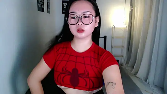 Snapshot of Vivorey_Leighn chatting on 07.06.26 Vivorey Leighn online show from 07.06.26