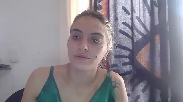 Snapshot of mariecam420 chatting on 02.27.25 mariecam420 online show from 02.27.25