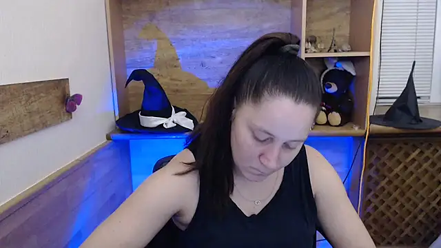 JosieJun  online show from 10.24.25