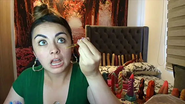 Snapshot of sofia23dirty chatting on 02.08.26 sofia23dirty online show from 02.08.26