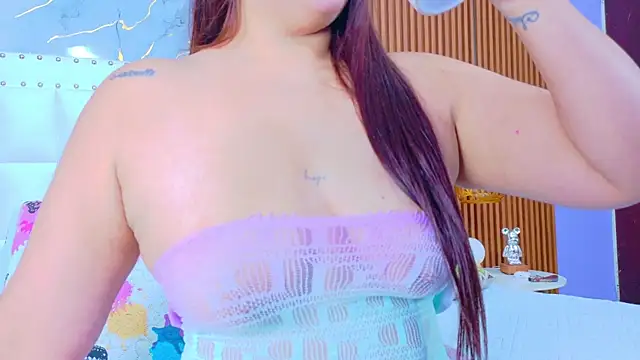Snapshot of IrresistibleMilf chatting on 12.01.25 IrresistibleMilf online show from 12.01.25