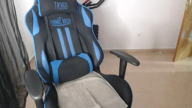 LARACRUZ30 online show from 02.15.26