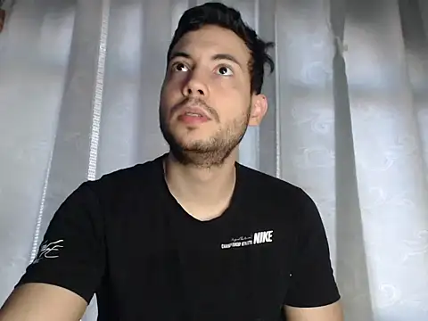 Armando 2002 online show from 01.27.25