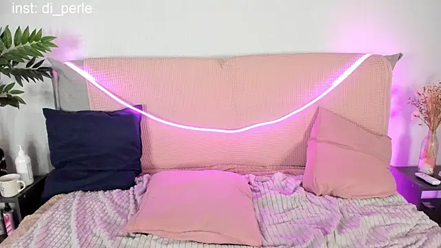 Snapshot of di_perle chatting on 12.09.24 di perle online show from 12.09.24