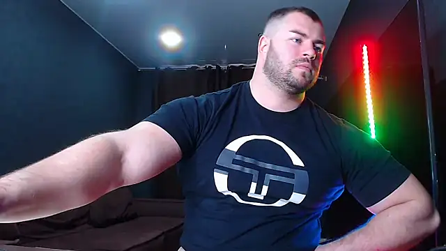 Snapshot of muscularjohnforuX chatting on 02.16.25 muscularjohnforuX online show from 02.16.25