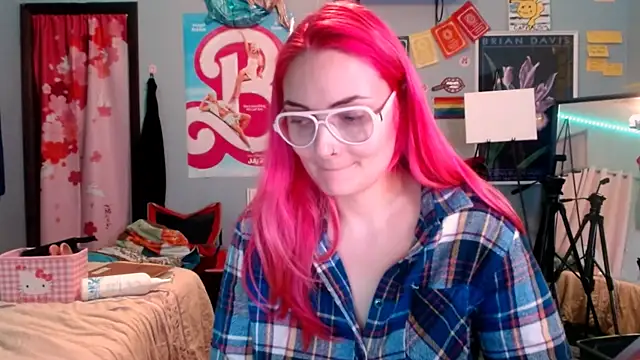 JenniferGwen online show from 10.28.25