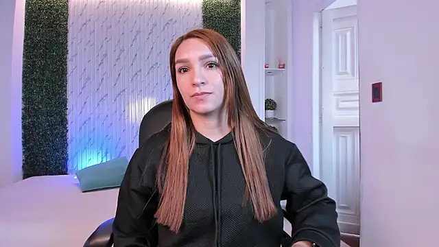 miataylorr1 online show from 02.11.26