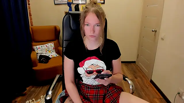  fiona Love online show from 04.14.26