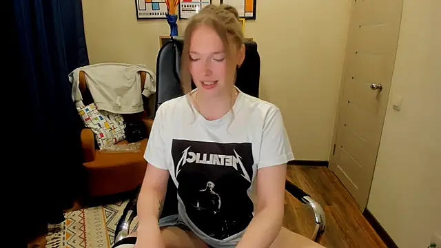  fiona Love online show from 04.28.26