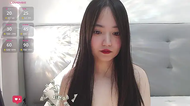 Snapshot of Anne-Sweet chatting on 01.25.25 Anne-Sweet online show from 01.25.25