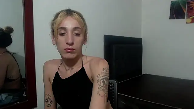 Snapshot of andreahhill chatting on 05.29.26 andreahhill online show from 05.29.26
