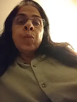 Susannemilf online show from 11.28.25