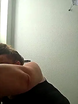 Snapshot of julimonroe chatting on 03.18.26 julimonroe online show from 03.18.26