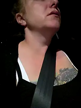 Snapshot of julimonroe chatting on 03.29.26 julimonroe online show from 03.29.26