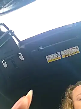 Snapshot of julimonroe chatting on 04.07.26 julimonroe online show from 04.07.26