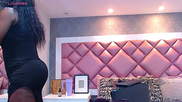 DanielaDuff online show from 11.19.25