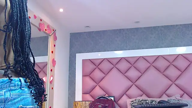 DanielaDuff online show from 03.24.26