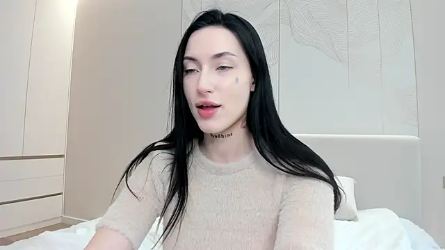 JenniferQueen11 online show from 11.30.25