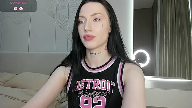 JenniferQueen11 online show from 06.05.26