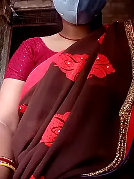 Snapshot of Lattika-Bhabhi chatting on 12.28.24 Lattika-Bhabhi online show from 12.28.24