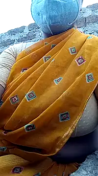 Snapshot of Lattika-Bhabhi chatting on 01.13.25 Lattika-Bhabhi online show from 01.13.25