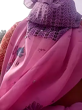 Snapshot of Lattika-Bhabhi chatting on 01.13.25 Lattika-Bhabhi online show from 01.13.25