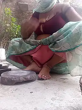 Snapshot of Lattika-Bhabhi chatting on 10.05.25 Lattika-Bhabhi online show from 10.05.25