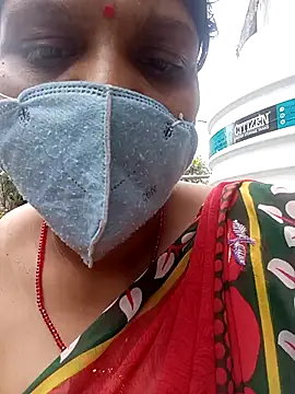 Snapshot of Lattika-Bhabhi chatting on 10.08.25 Lattika-Bhabhi online show from 10.08.25