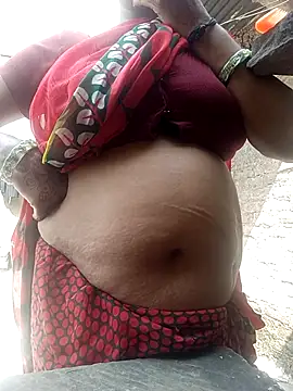 Snapshot of Lattika-Bhabhi chatting on 10.10.25 Lattika-Bhabhi online show from 10.10.25