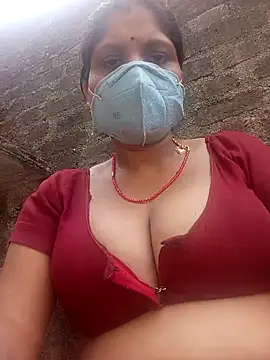 Snapshot of Lattika-Bhabhi chatting on 10.21.25 Lattika-Bhabhi online show from 10.21.25