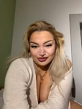 Snapshot of EmiliaPetrova chatting on 02.23.25 EmiliaPetrova online show from 02.23.25