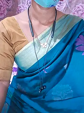 Snapshot of XBHUUME chatting on 12.22.24 XBHUUME online show from 12.22.24