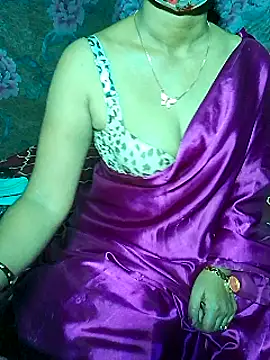 Snapshot of XBHUUME chatting on 01.28.25 XBHUUME online show from 01.28.25