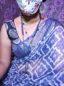 Snapshot of XBHUUME chatting on 02.28.25 XBHUUME online show from 02.28.25