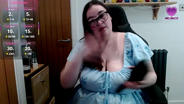 Rebecca Summer online show from 04.11.26